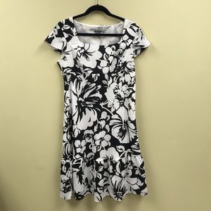 🔥SALE 🔥Ann Taylor floral dress  size 10